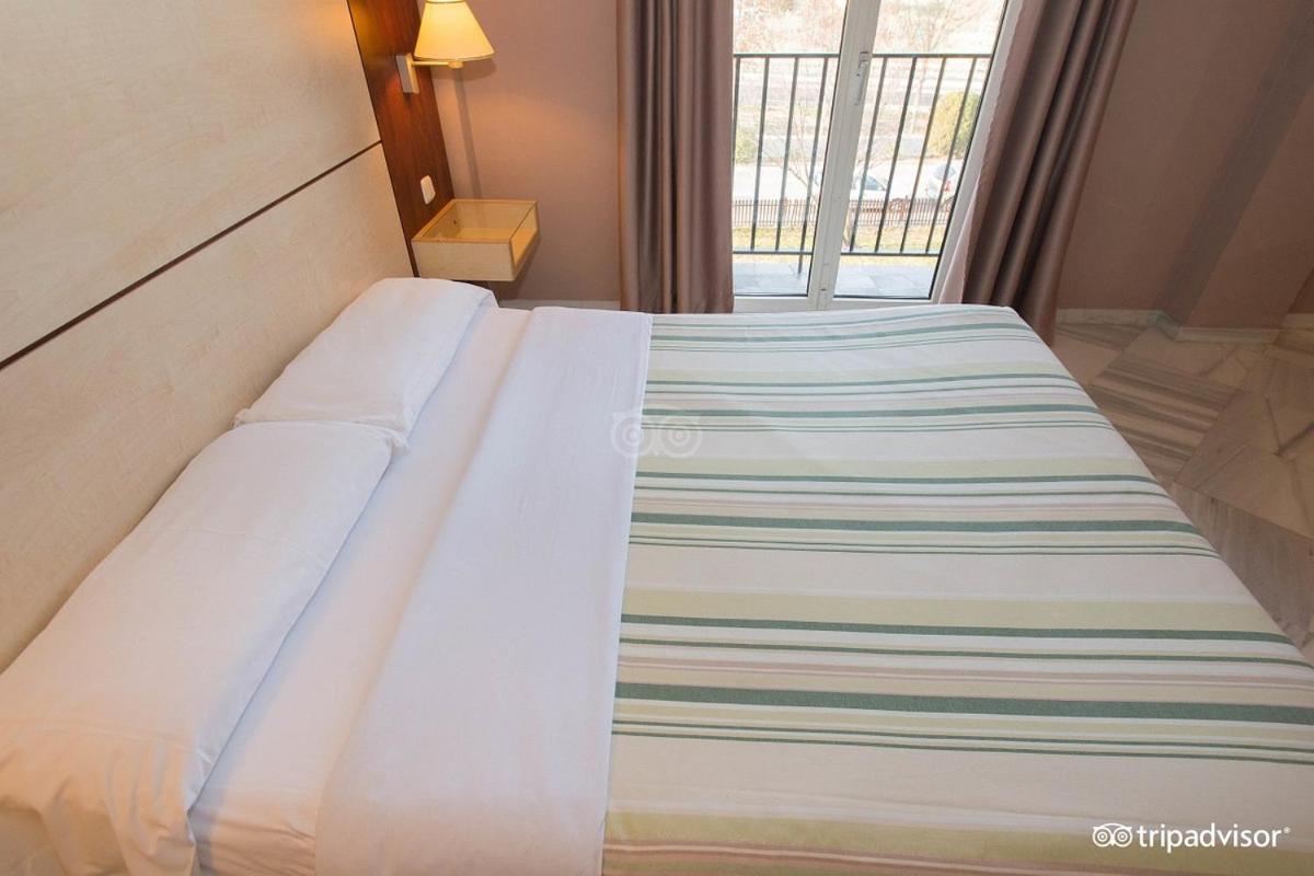 Hotel Villa Blanca 알보로테 외부 사진